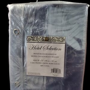 Hotel Selection Shower Curtain / Size 70" x 72"